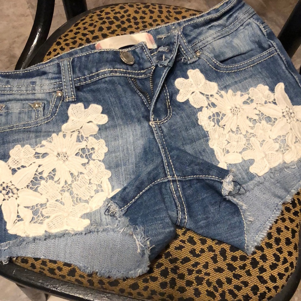 Flower Appliqué Shorts